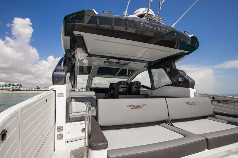 Slide: The Image of Galeon 375 GTO 2026 - 22