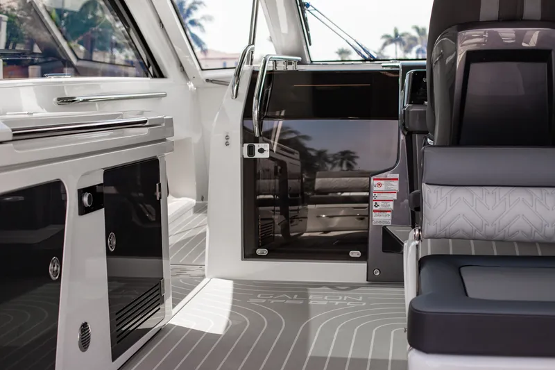 Slide: The Image of Galeon 375 GTO 2026 - 100