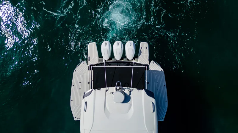 Slide: The Image of Galeon 375 GTO 2026 - 16