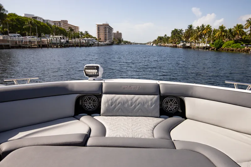 Slide: The Image of Galeon 375 GTO 2026 - 93