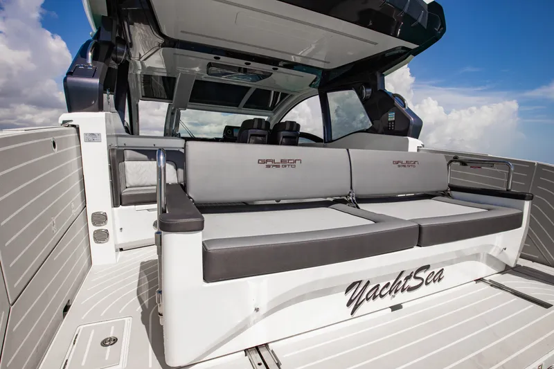 Slide: The Image of Galeon 375 GTO 2026 - 27