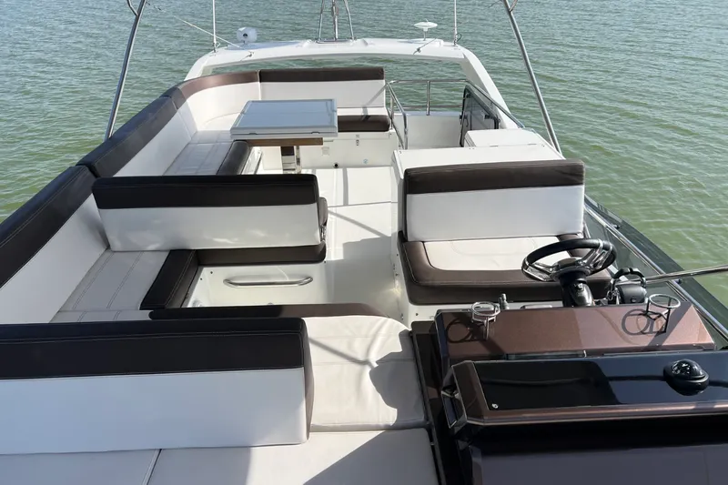 Slide: The Image of Galeon 500 FLY 2019 - 24