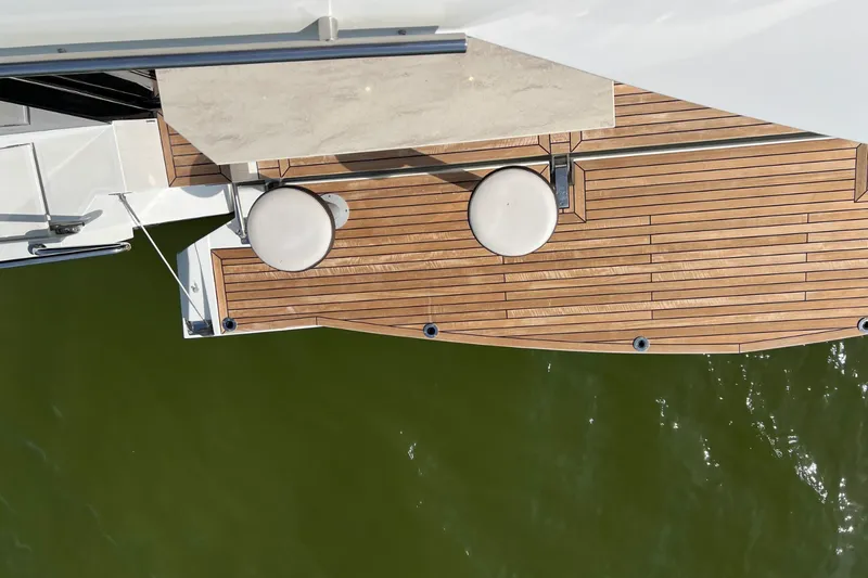 Slide: The Image of Galeon 500 FLY 2019 - 11