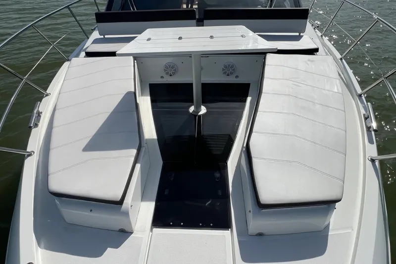 Slide: The Image of Galeon 500 FLY 2019 - 42