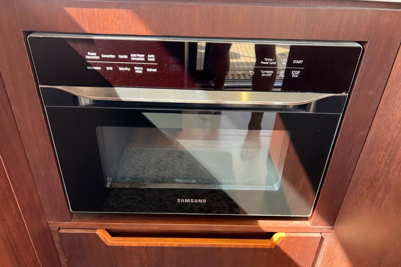 Slide: The Image of Galeon 500 FLY 2019 - 49
