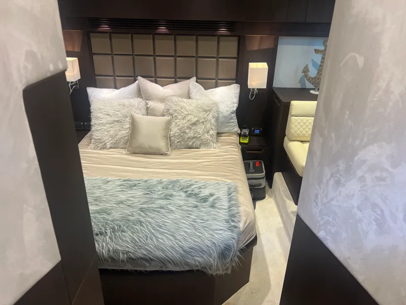 Slide: The Image of Galeon 500 FLY 2019 - 72