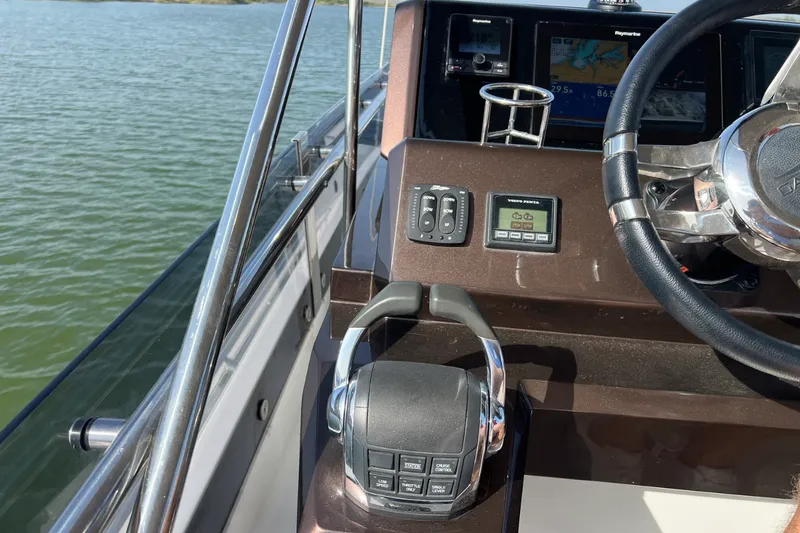 Slide: The Image of Galeon 500 FLY 2019 - 36