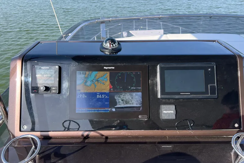 Slide: The Image of Galeon 500 FLY 2019 - 33