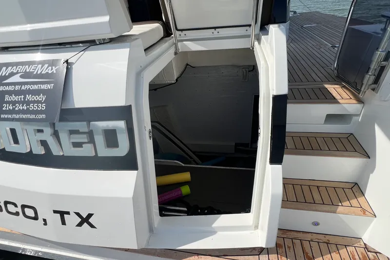 Slide: The Image of Galeon 500 FLY 2019 - 17
