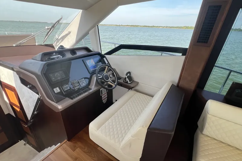Slide: The Image of Galeon 500 FLY 2019 - 55