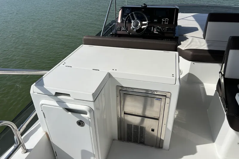 Slide: The Image of Galeon 500 FLY 2019 - 28