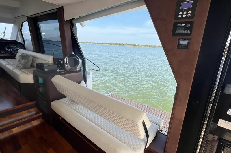 Slide: The Image of Galeon 500 FLY 2019 - 52
