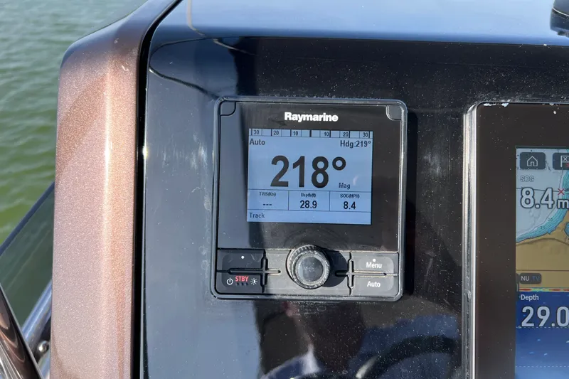 Slide: The Image of Galeon 500 FLY 2019 - 37