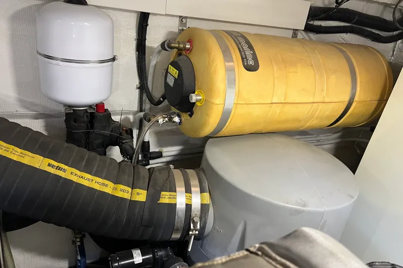 Slide: The Image of Galeon 500 FLY 2019 - 82
