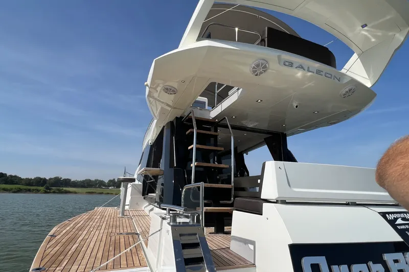 Slide: The Image of Galeon 500 FLY 2019 - 8