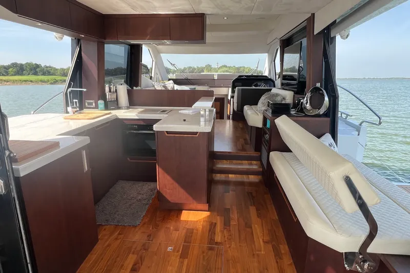 Slide: The Image of Galeon 500 FLY 2019 - 44