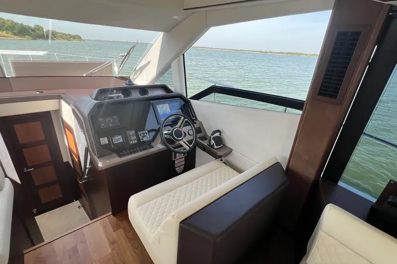 Slide: The Image of Galeon 500 FLY 2019 - 54