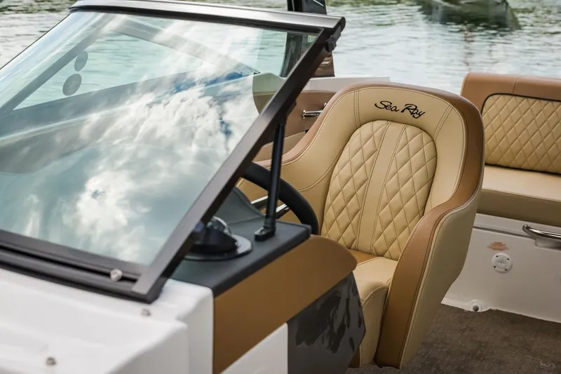 Slide: The Image of Sea Ray 240 Sundeck 2016 - 14