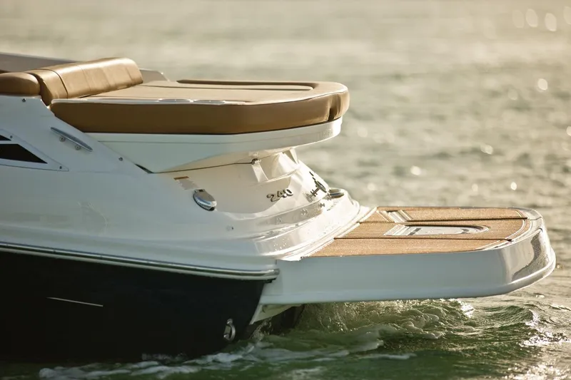 Slide: The Image of Sea Ray 240 Sundeck 2016 - 24