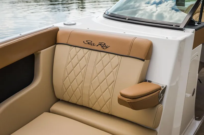 Slide: The Image of Sea Ray 240 Sundeck 2016 - 12