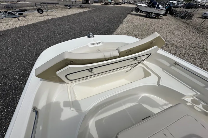 Slide: The Image of Boston Whaler 170 Montauk 2027 - 10