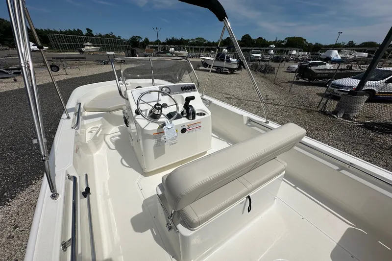 Slide: The Image of Boston Whaler 170 Montauk 2027 - 4