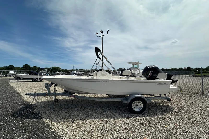 The Image of Boston Whaler 170 Montauk 2027 - 0