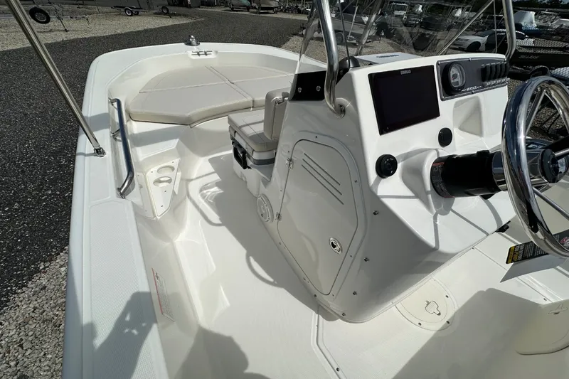 Slide: The Image of Boston Whaler 170 Montauk 2027 - 7