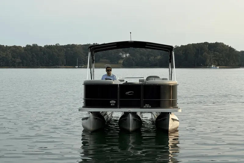 Slide: The Image of Crest 240 CLASSIC DLX 2023 - 2