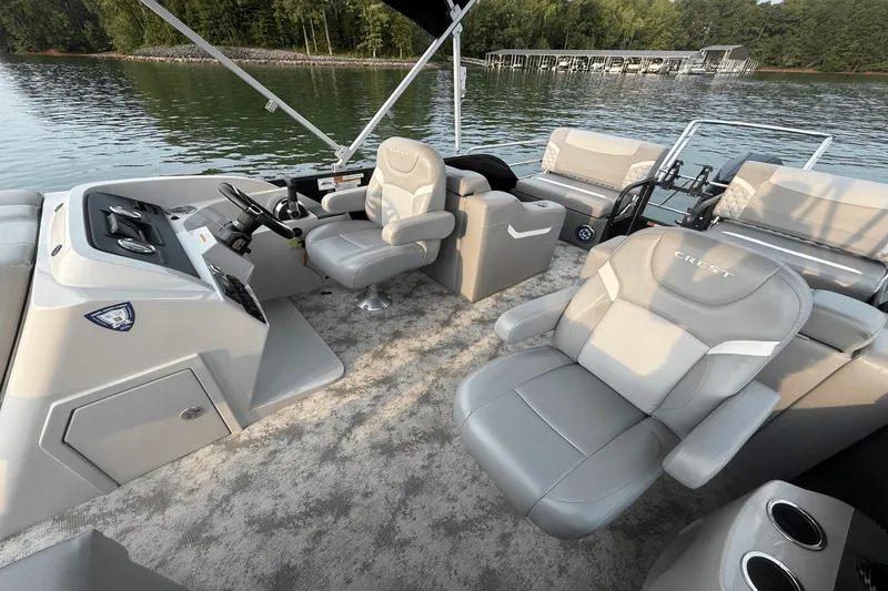 Slide: The Image of Crest 240 CLASSIC DLX 2023 - 29