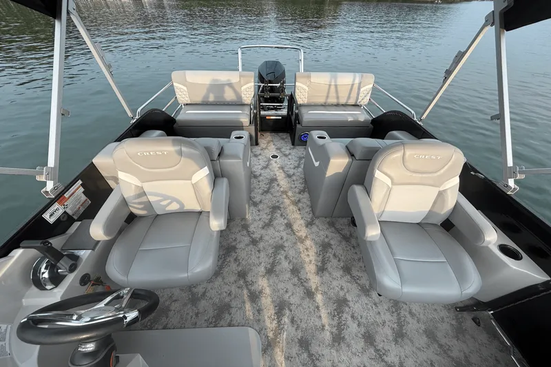 Slide: The Image of Crest 240 CLASSIC DLX 2023 - 32