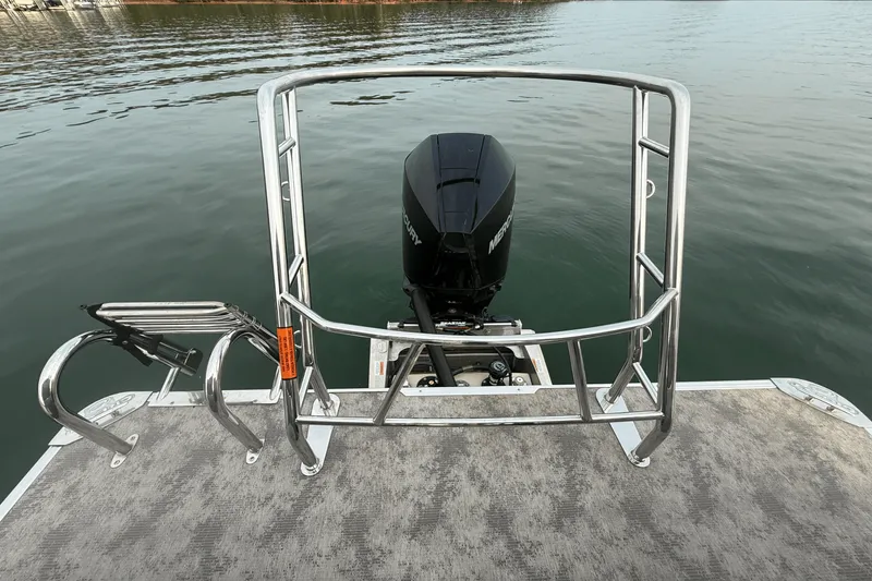 Slide: The Image of Crest 240 CLASSIC DLX 2023 - 40