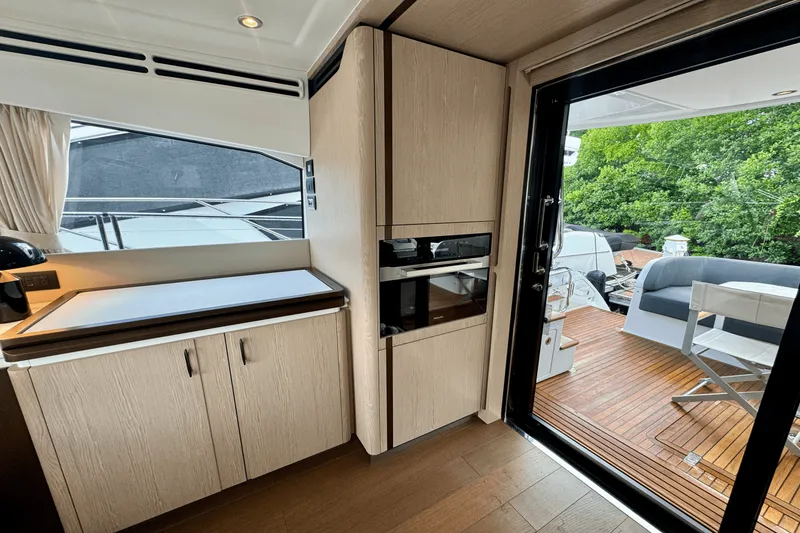 Slide: The Image of Azimut 53 FLY 2023 - 15