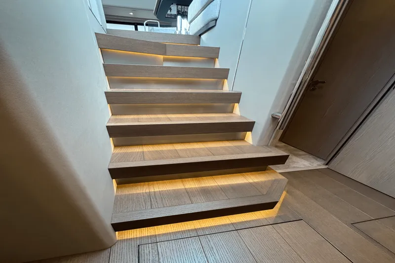 Slide: The Image of Azimut 53 FLY 2023 - 23