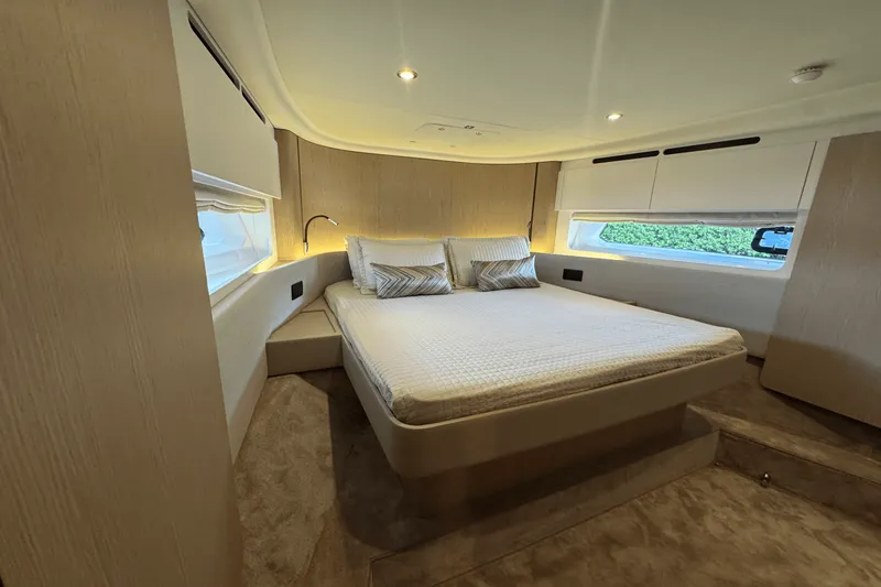 Slide: The Image of Azimut 53 FLY 2023 - 26