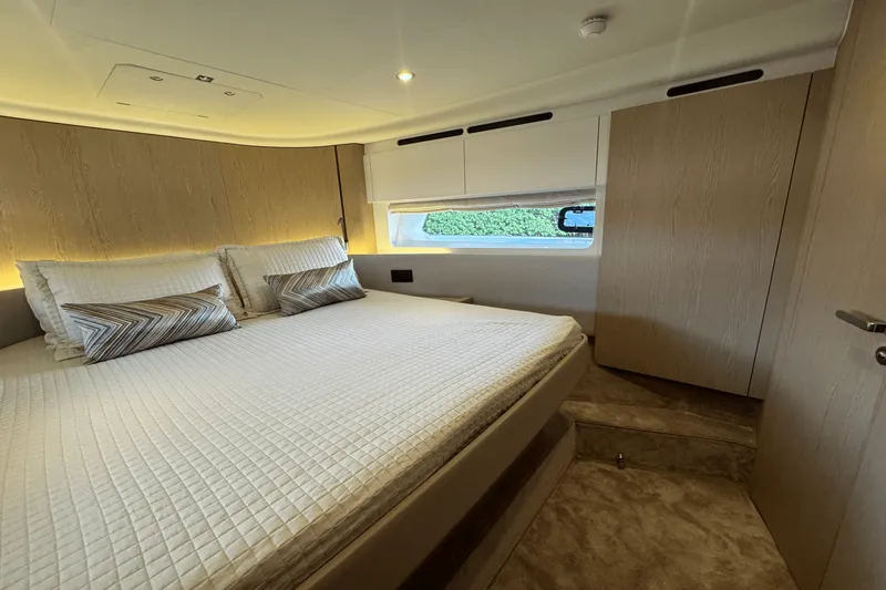 Slide: The Image of Azimut 53 FLY 2023 - 28