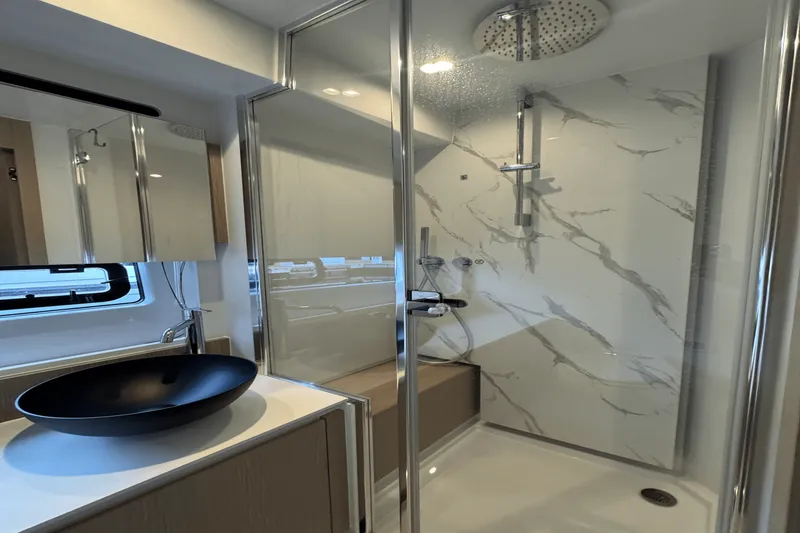 Slide: The Image of Azimut 53 FLY 2023 - 36