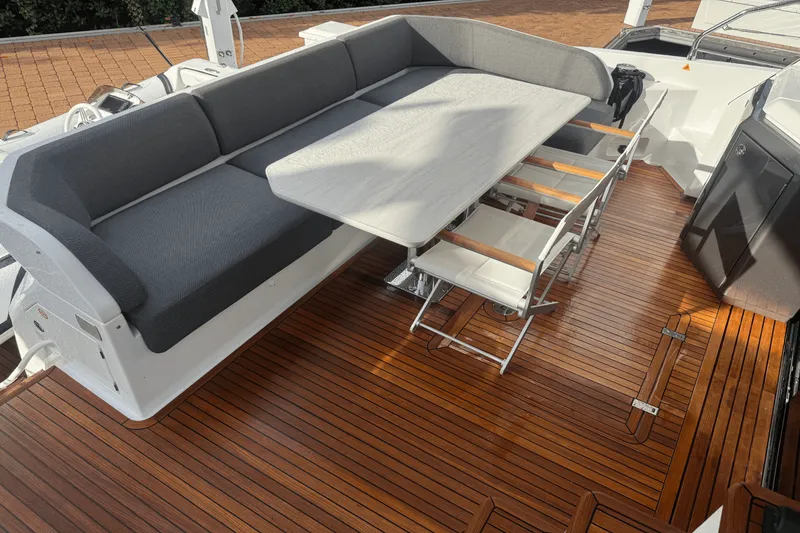 Slide: The Image of Azimut 53 FLY 2023 - 42