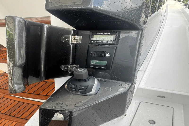 Slide: The Image of Azimut 53 FLY 2023 - 43