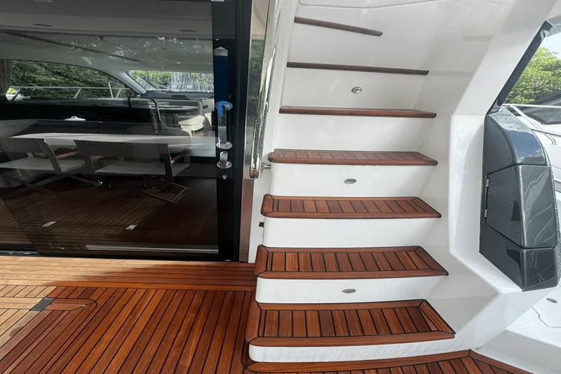 Slide: The Image of Azimut 53 FLY 2023 - 44