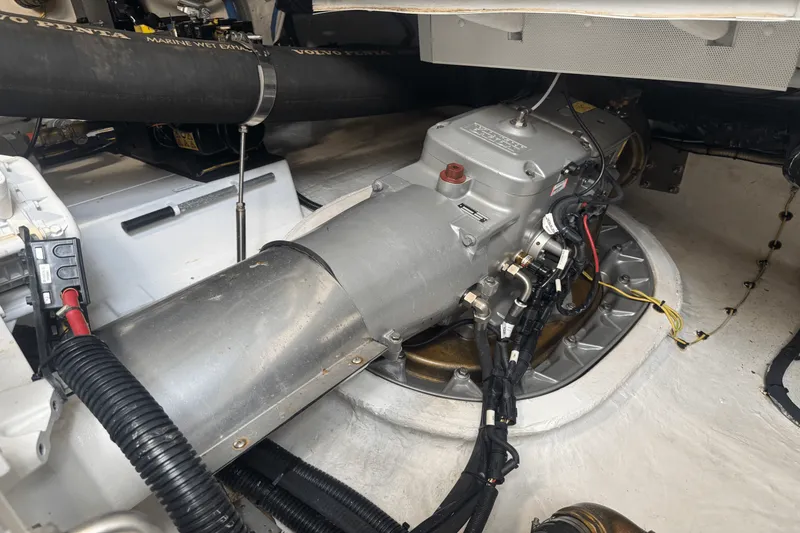 Slide: The Image of Azimut 53 FLY 2023 - 55