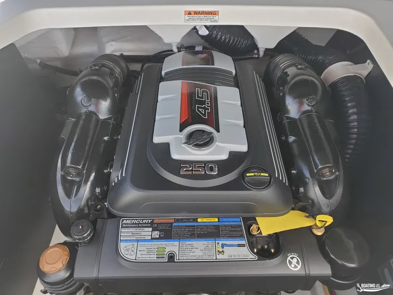 Slide: The Image of 2023 Monterey M22 engine, Mercury 4.5L 250 HP, detailed view. - 14