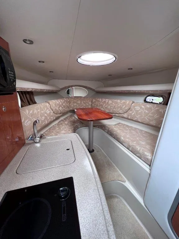 Slide: The Image of Four Winns 268 Vista 2005 - 10