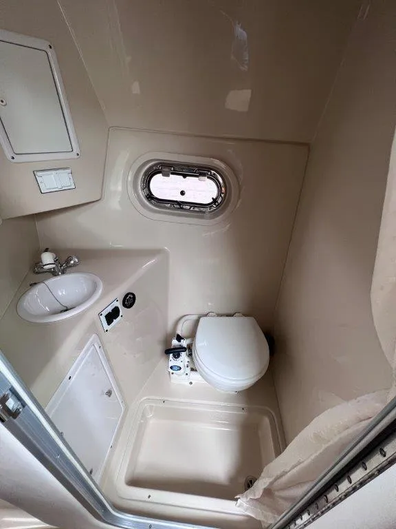 Slide: The Image of Four Winns 268 Vista 2005 - 13