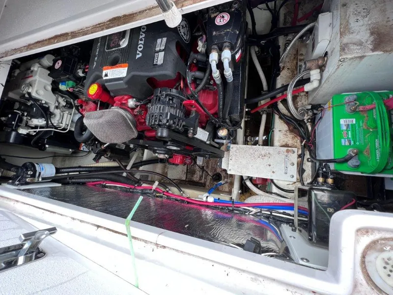 Slide: The Image of Four Winns 268 Vista 2005 - 18