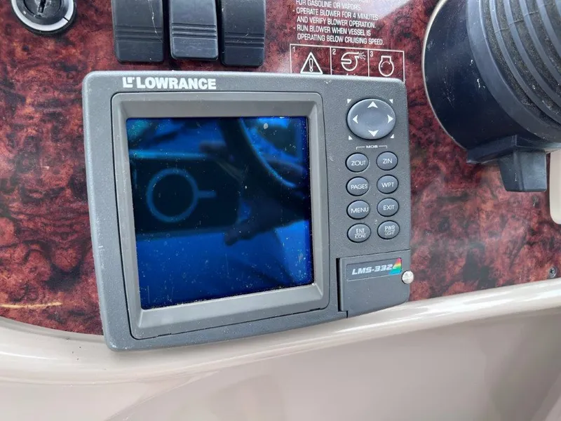 Slide: The Image of Four Winns 268 Vista 2005 - 23