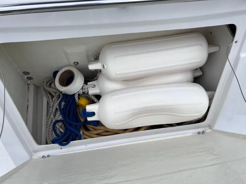 Slide: The Image of Four Winns 268 Vista 2005 - 24