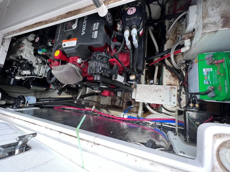 Slide: The Image of Four Winns 268 Vista 2005 - 26