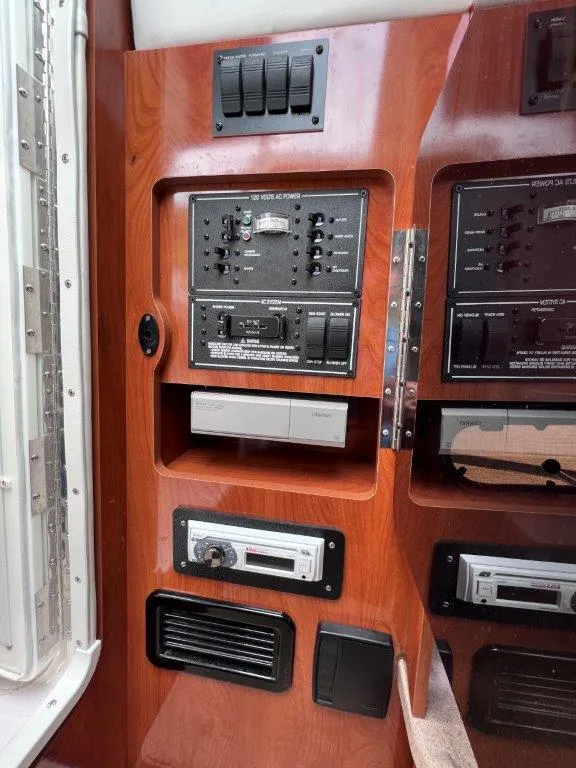 Slide: The Image of Four Winns 268 Vista 2005 - 9