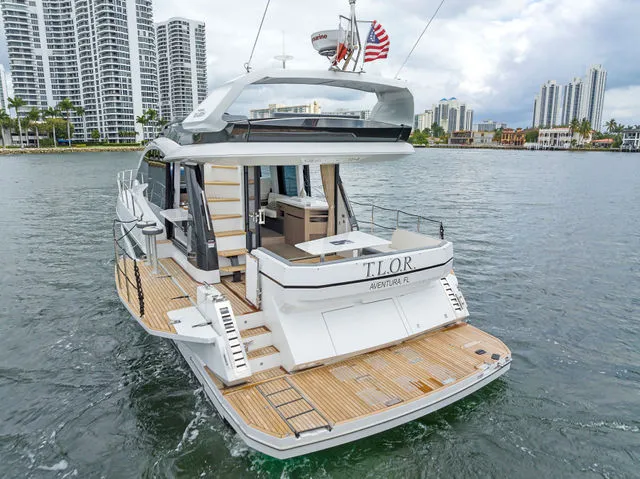 Slide: The Image of Galeon 470 Sky 2022 - 33